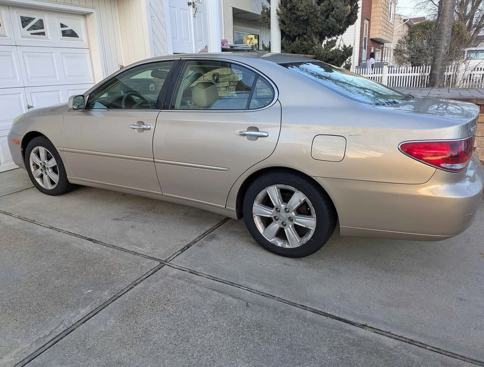 2005 Lexus ES 3rd Gen - Image 4 of 8