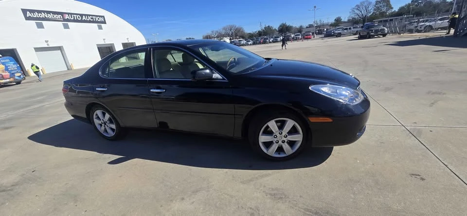 2005 Lexus ES 4th Gen - Image 2 of 9