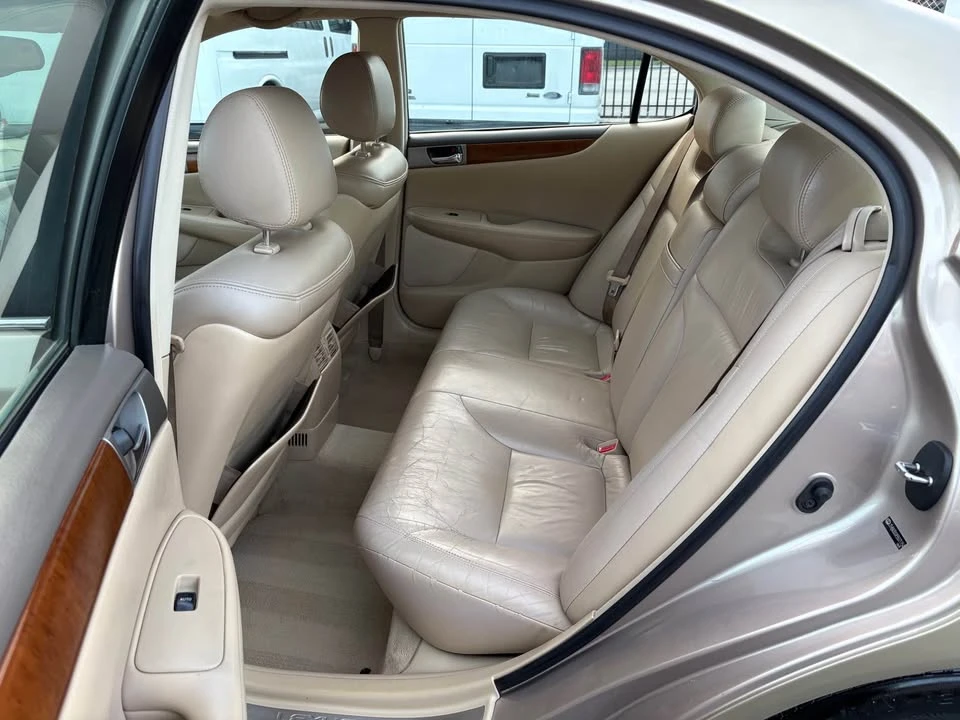 2005 Lexus ES 4th Gen - Image 12 of 20