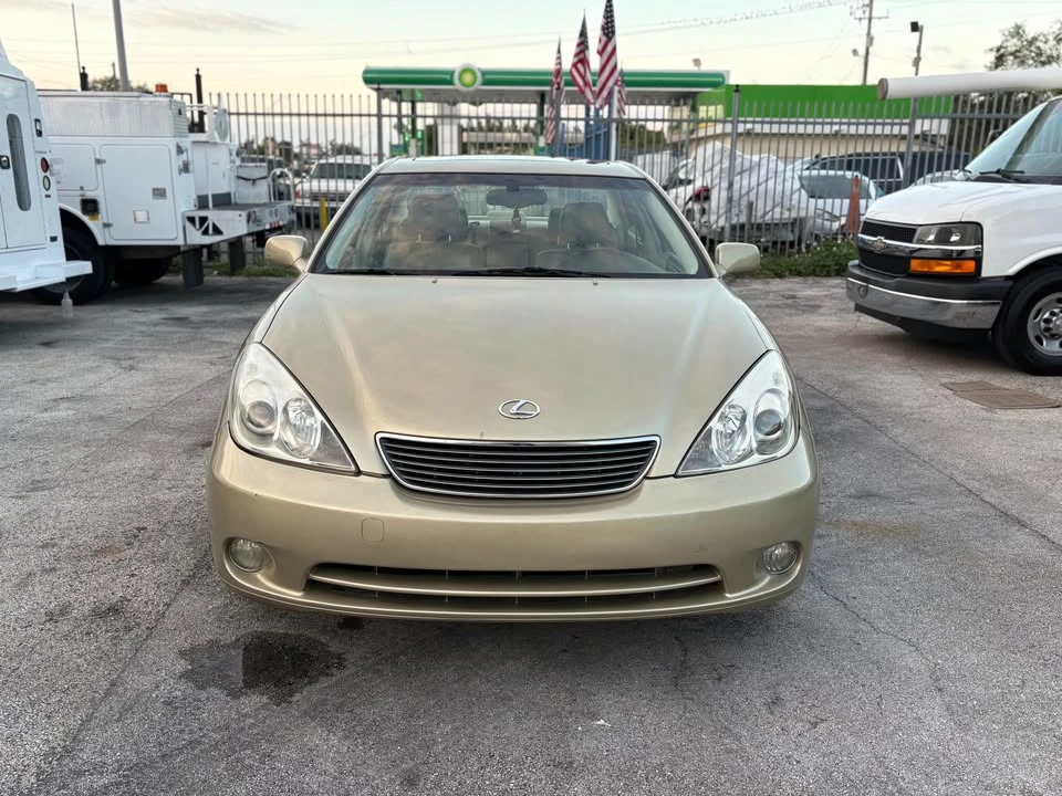 2005 Lexus ES 4th Gen - Image 2 of 20