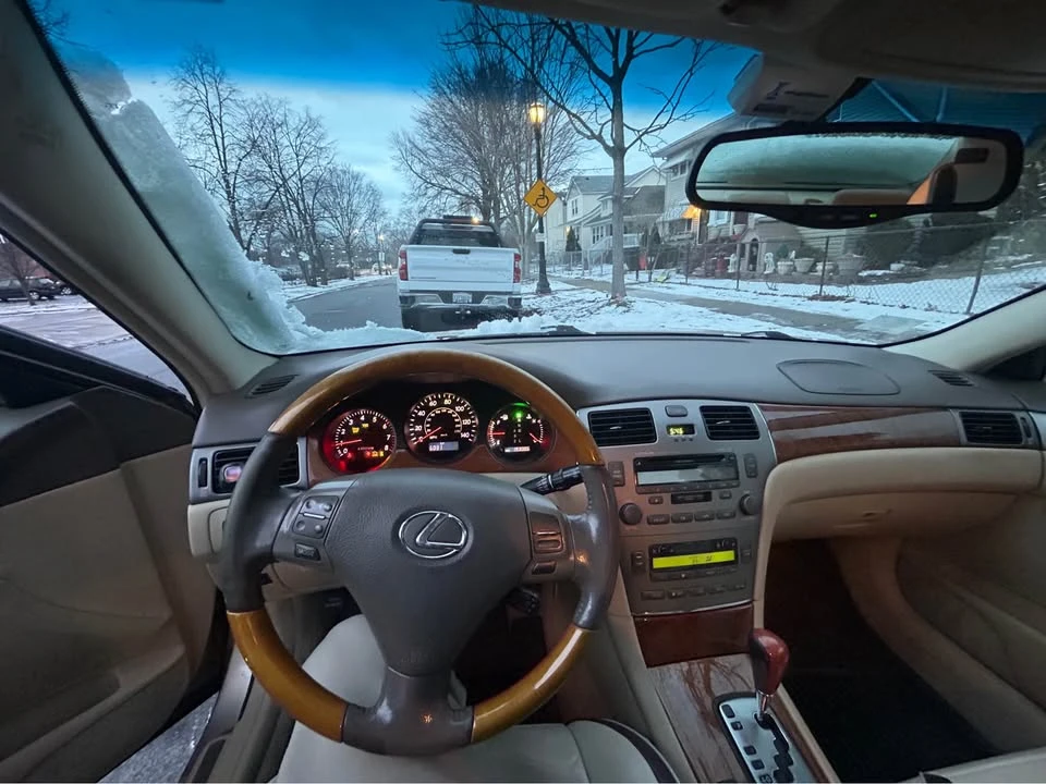 2005 Lexus ES 4th Gen - Image 4 of 4