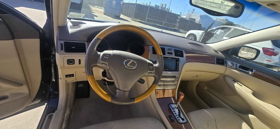 2005 Lexus ES 4th Gen - Image 4 of 9