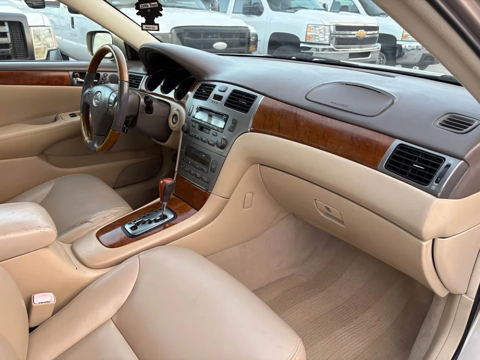2005 Lexus ES 4th Gen - Image 17 of 20