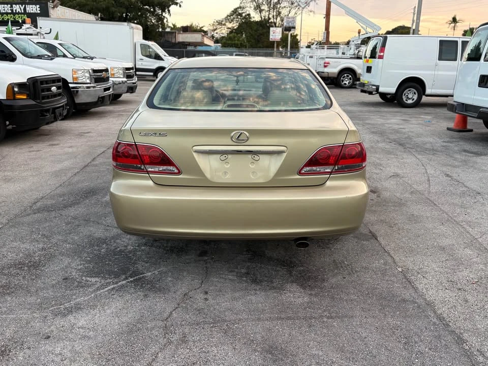 2005 Lexus ES 4th Gen - Image 5 of 20