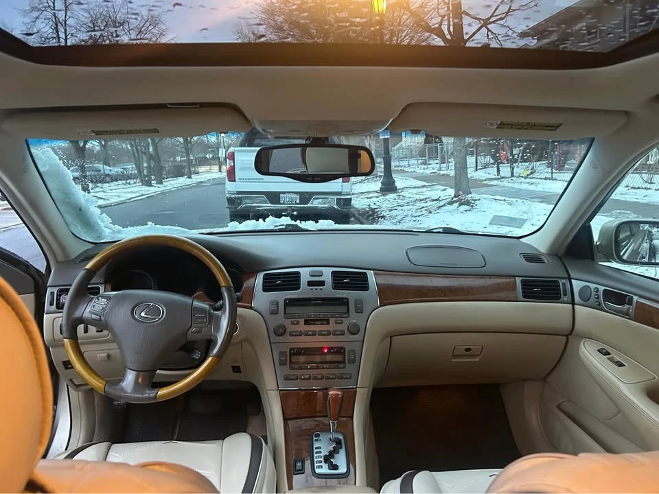 2005 Lexus ES 4th Gen - Image 3 of 4
