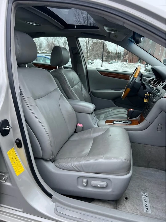 2005 Lexus ES 4th Gen - Image 9 of 16