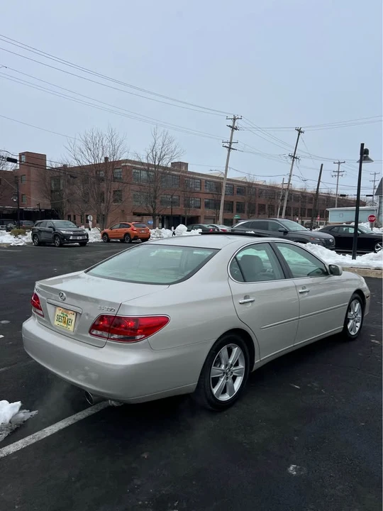 2005 Lexus ES 4th Gen - Image 4 of 16