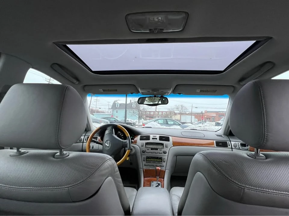 2005 Lexus ES 4th Gen - Image 8 of 16