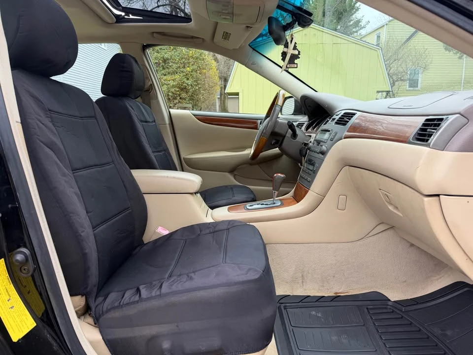 2005 Lexus ES 4th Gen - Image 13 of 16
