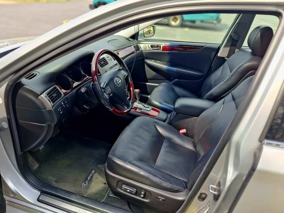 2005 Lexus ES 4th Gen - Image 4 of 6