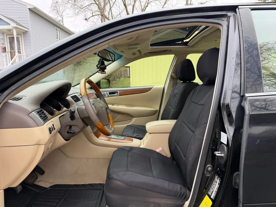 2005 Lexus ES 4th Gen - Image 10 of 16