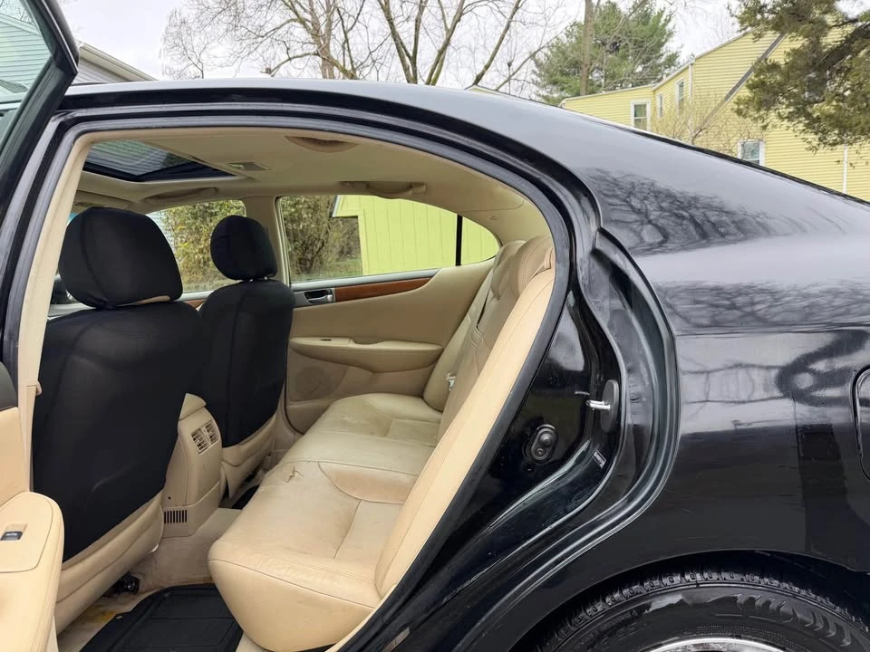 2005 Lexus ES 4th Gen - Image 11 of 16