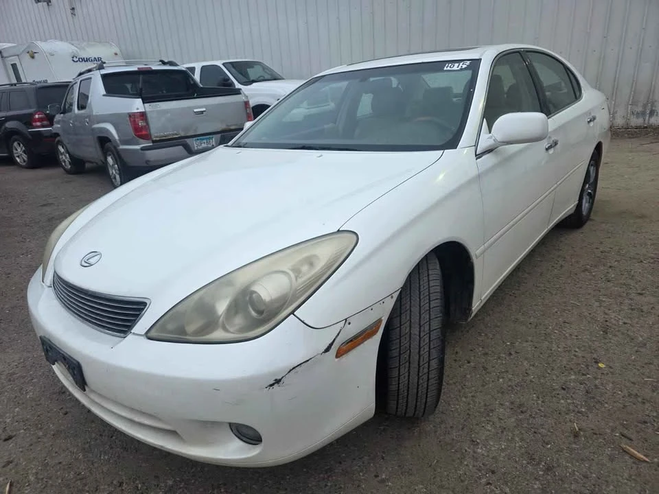 2005 Lexus ES 4th Gen - Image 13 of 15