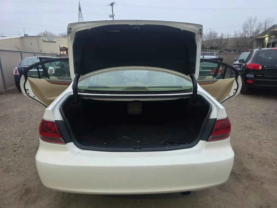 2005 Lexus ES 4th Gen - Image 6 of 15