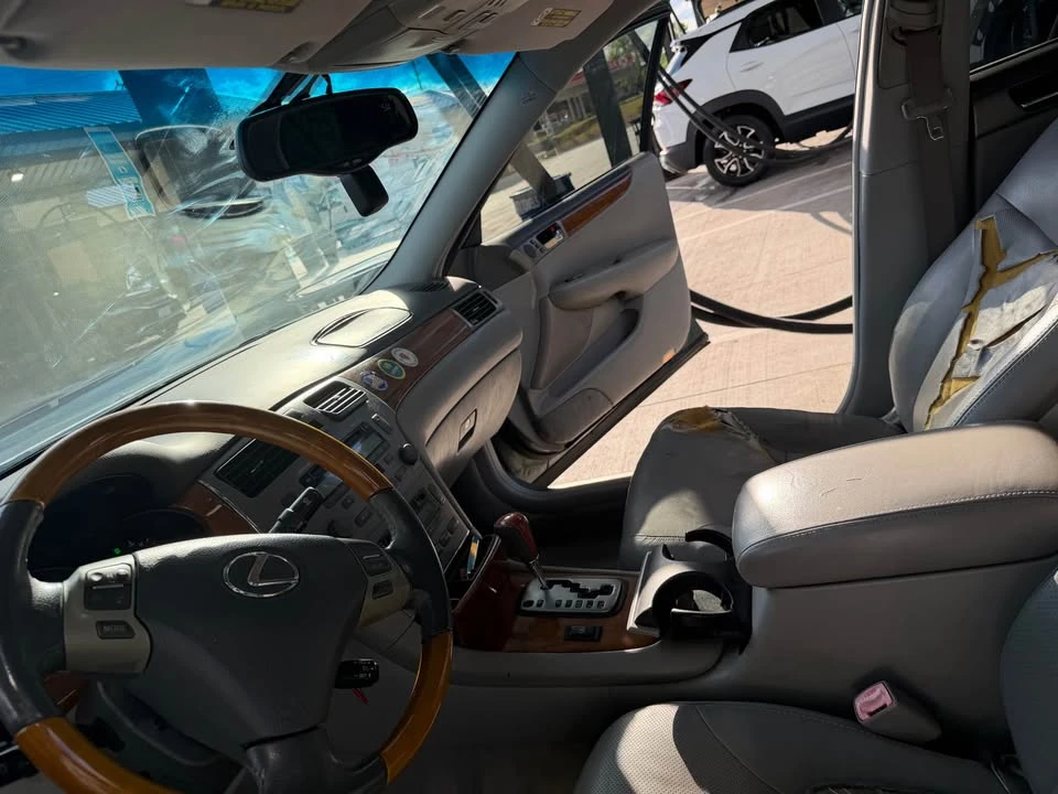 2005 Lexus ES 4th Gen - Image 8 of 10
