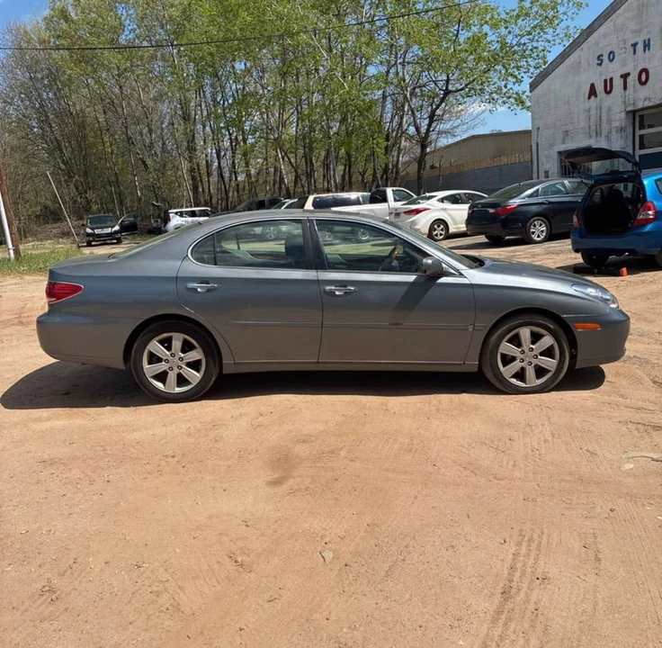2005 Lexus ES 4th Gen - Image 9 of 15