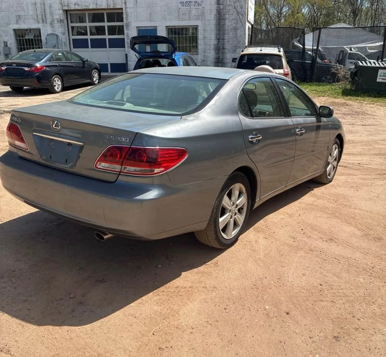 2005 Lexus ES 4th Gen - Image 8 of 15