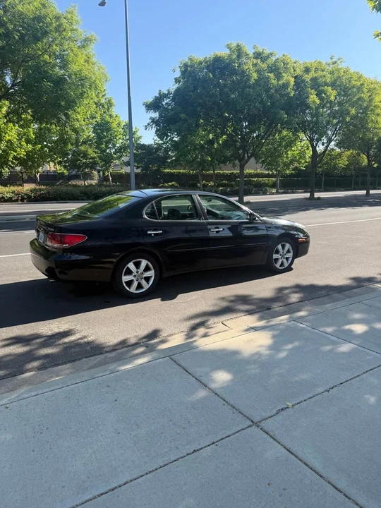 2005 Lexus ES 4th Gen - Image 4 of 10