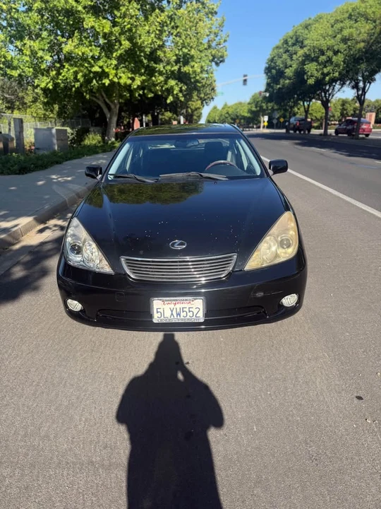 2005 Lexus ES 4th Gen - Image 2 of 10