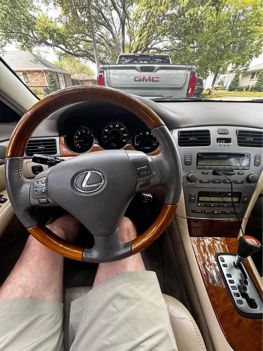 2005 Lexus ES 4th Gen - Image 3 of 3