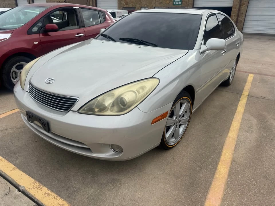 2005 Lexus ES 4th Gen - Image 2 of 14