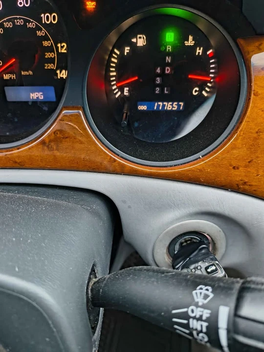 2005 Lexus ES 4th Gen - Image 2 of 2