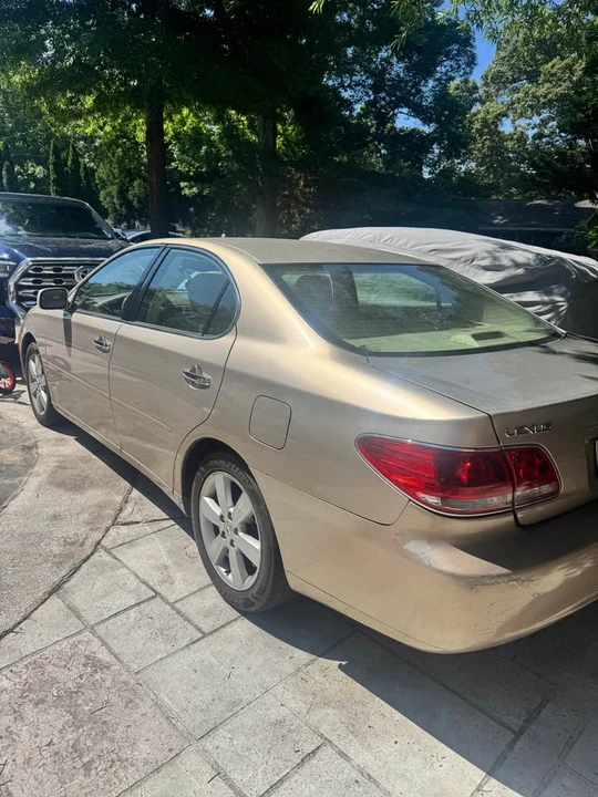 2005 Lexus ES 4th Gen - Image 3 of 10