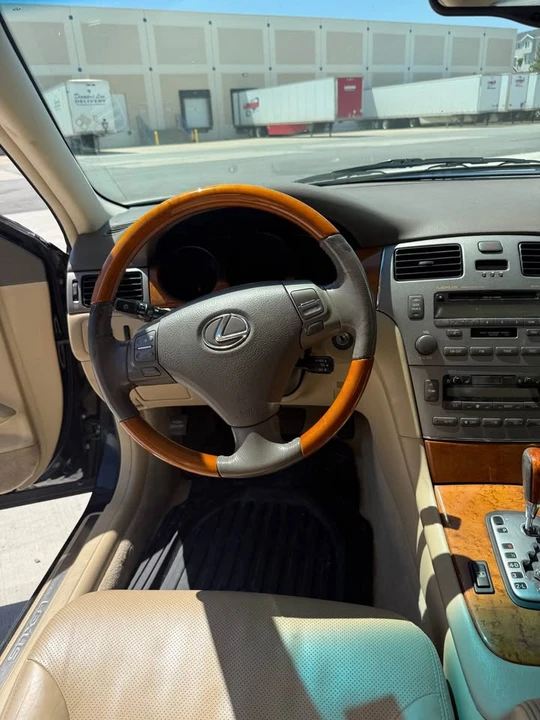 2005 Lexus ES 4th Gen - Image 16 of 18