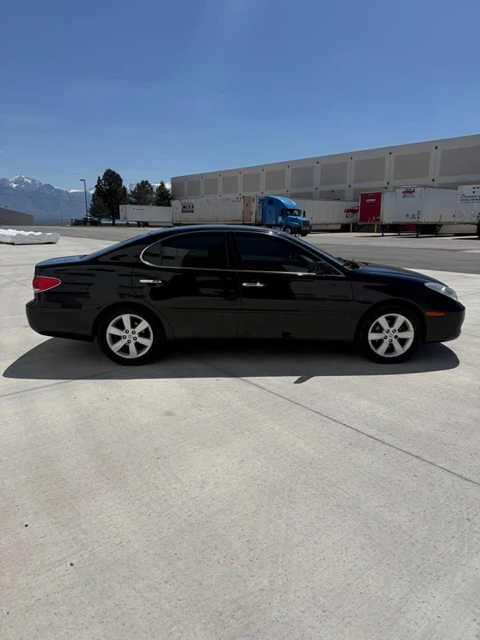 2005 Lexus ES 4th Gen - Image 4 of 18
