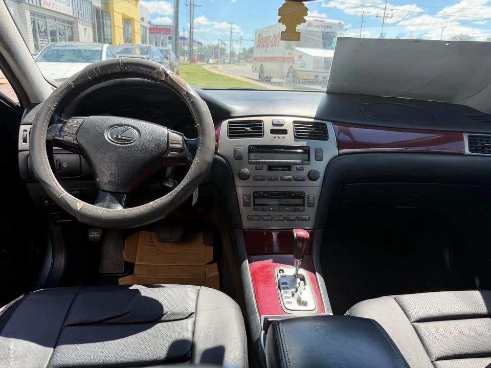 2005 Lexus ES 4th Gen - Image 7 of 9