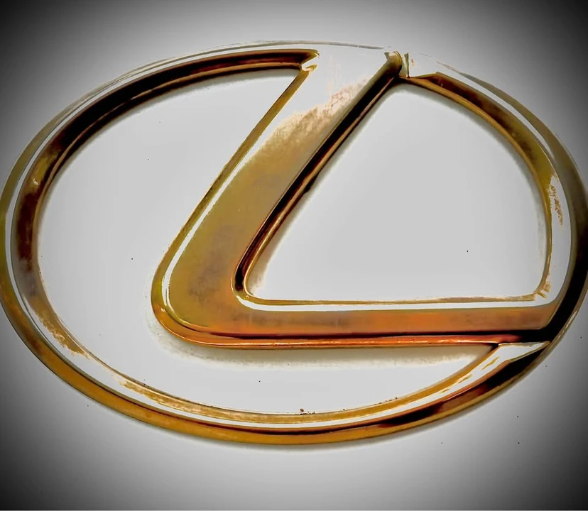 2005 Lexus ES 4th Gen - Image 2 of 13