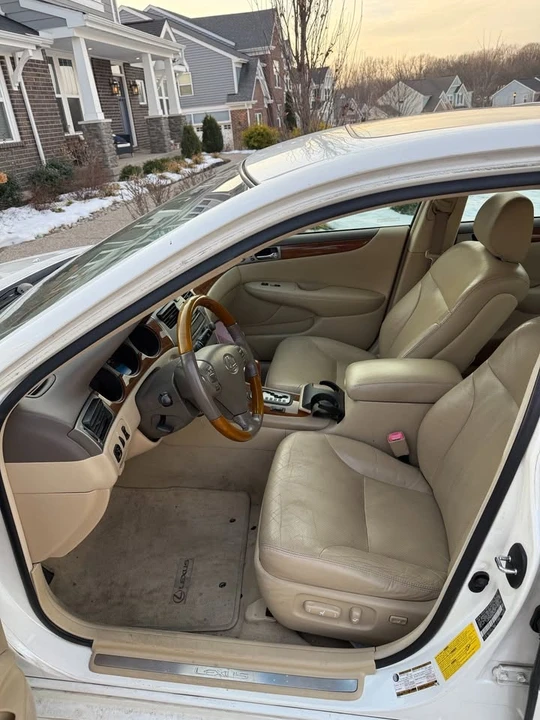2005 Lexus ES 4th Gen - Image 2 of 8