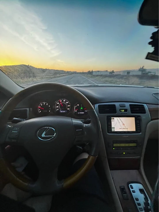 2005 Lexus ES 4th Gen - Image 4 of 9