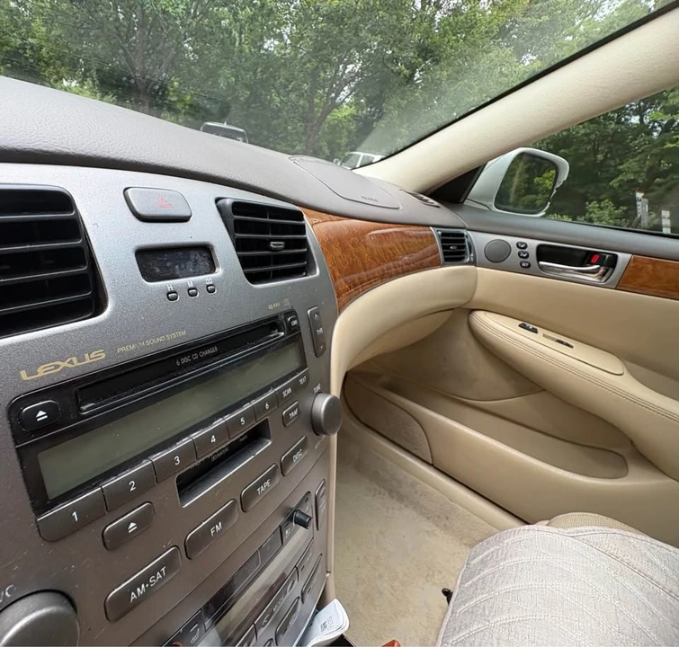 2005 Lexus ES 4th Gen - Image 7 of 13