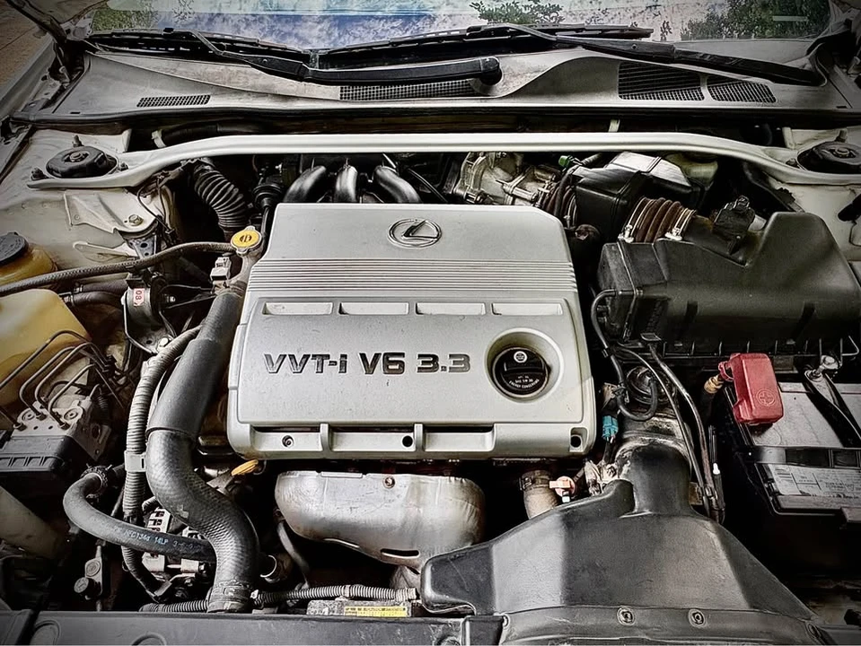 2005 Lexus ES 4th Gen - Image 5 of 13