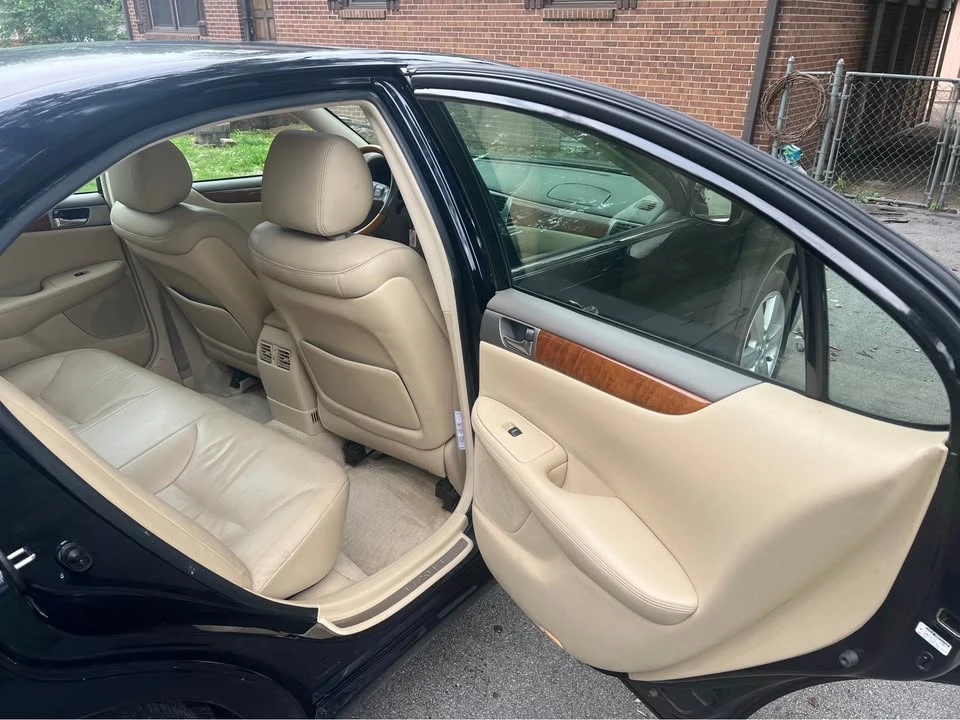 2005 Lexus ES 4th Gen - Image 13 of 17