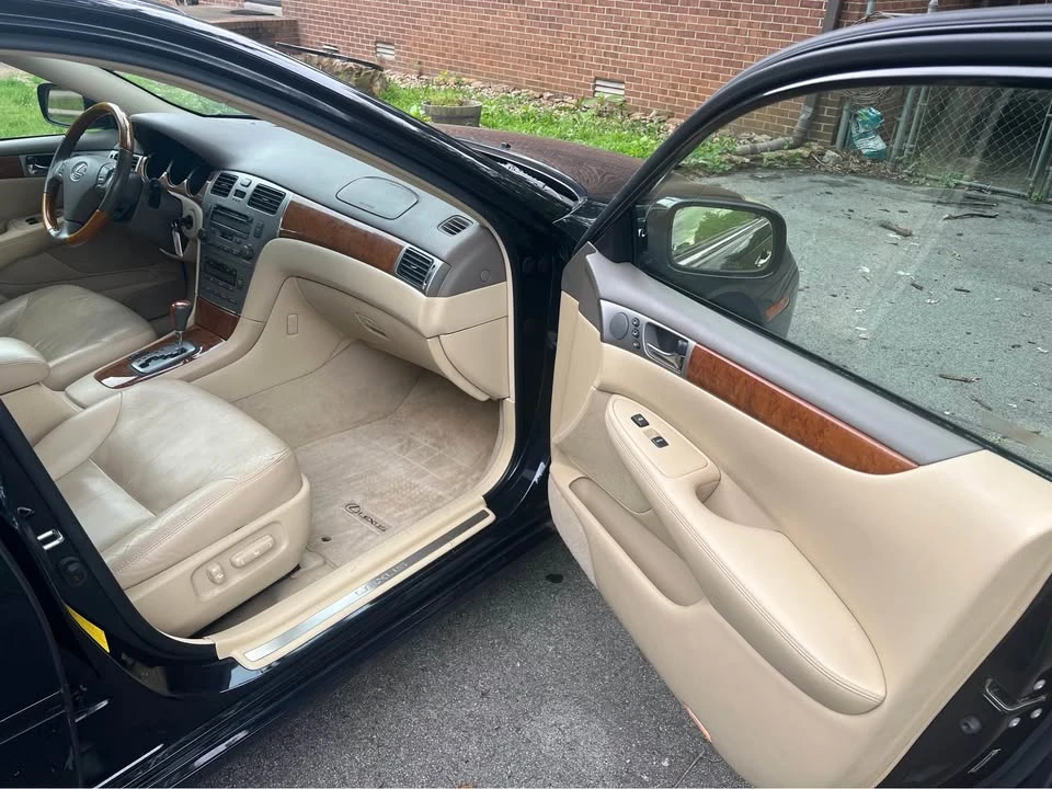 2005 Lexus ES 4th Gen - Image 12 of 17