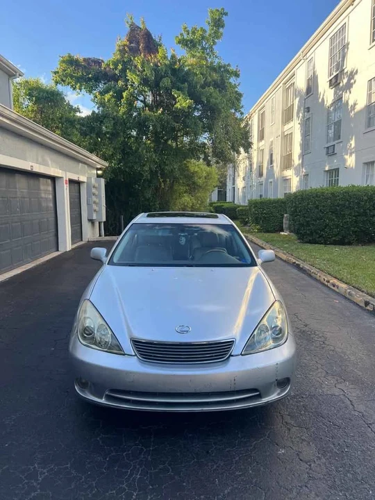 2005 Lexus ES 4th Gen - Image 10 of 12