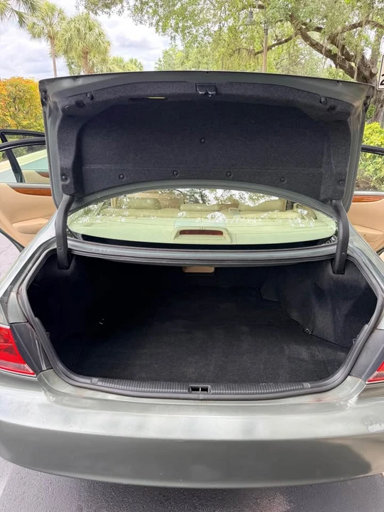 2005 Lexus ES 4th Gen - Image 12 of 15