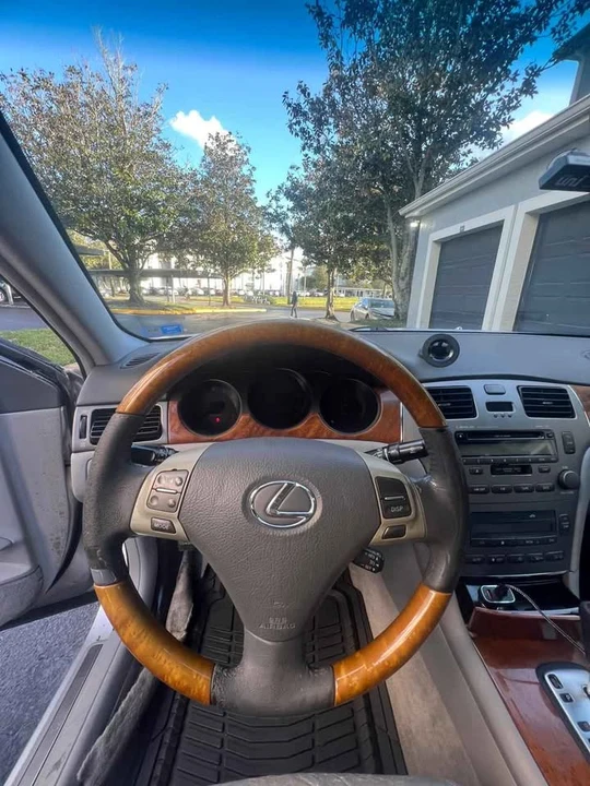 2005 Lexus ES 4th Gen - Image 7 of 12