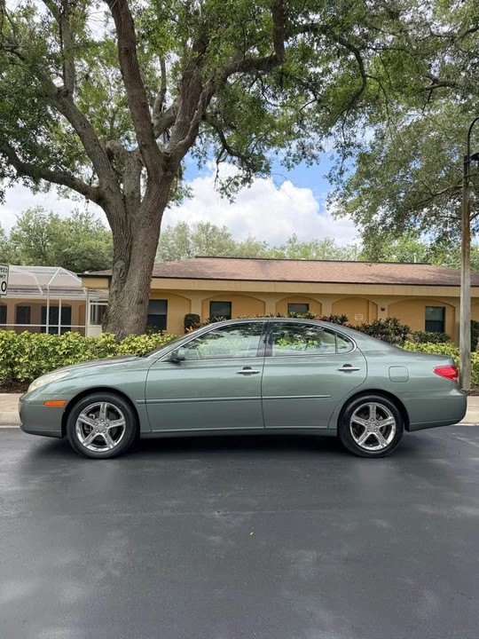 2005 Lexus ES 4th Gen - Image 2 of 15