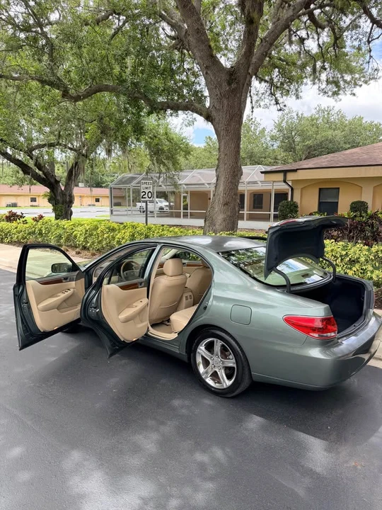 2005 Lexus ES 4th Gen - Image 13 of 15