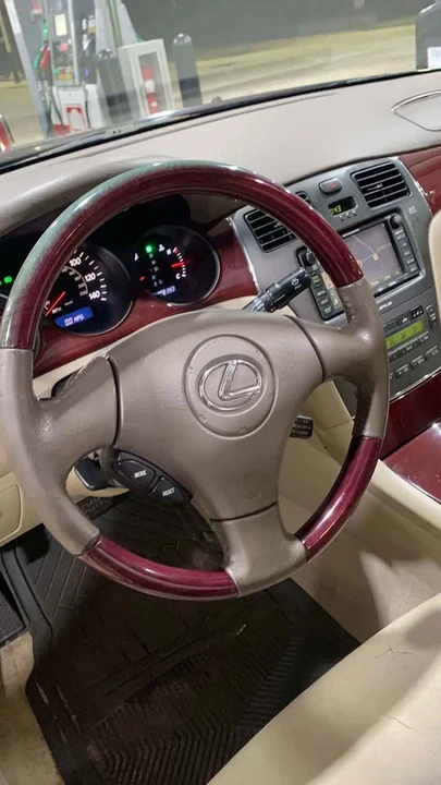 2005 Lexus ES 4th Gen - Image 4 of 10
