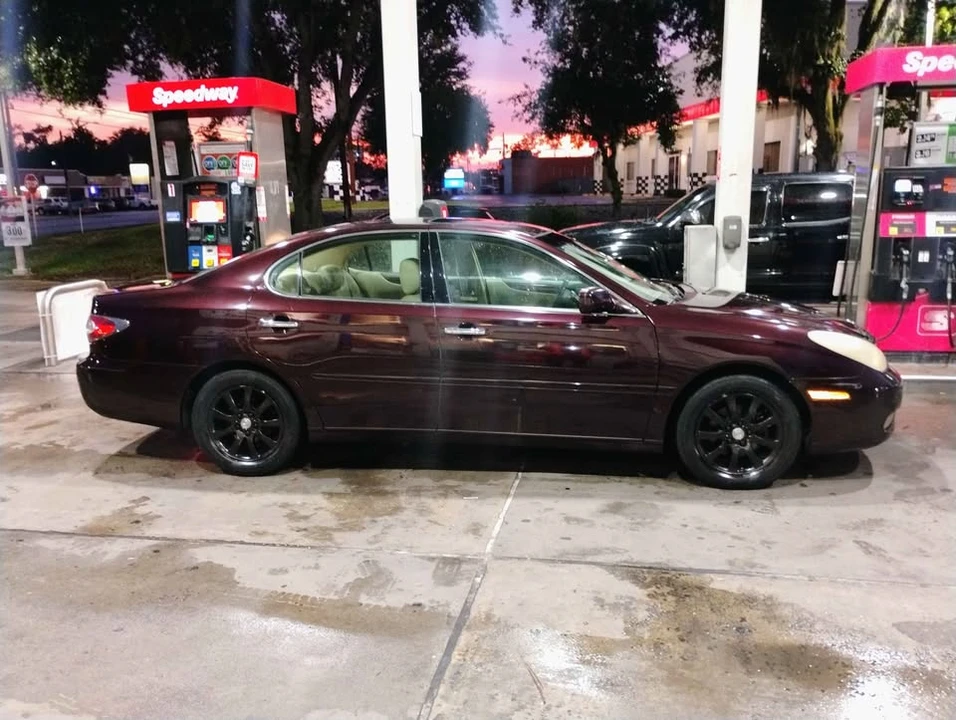 2005 Lexus ES 4th Gen - Image 2 of 10
