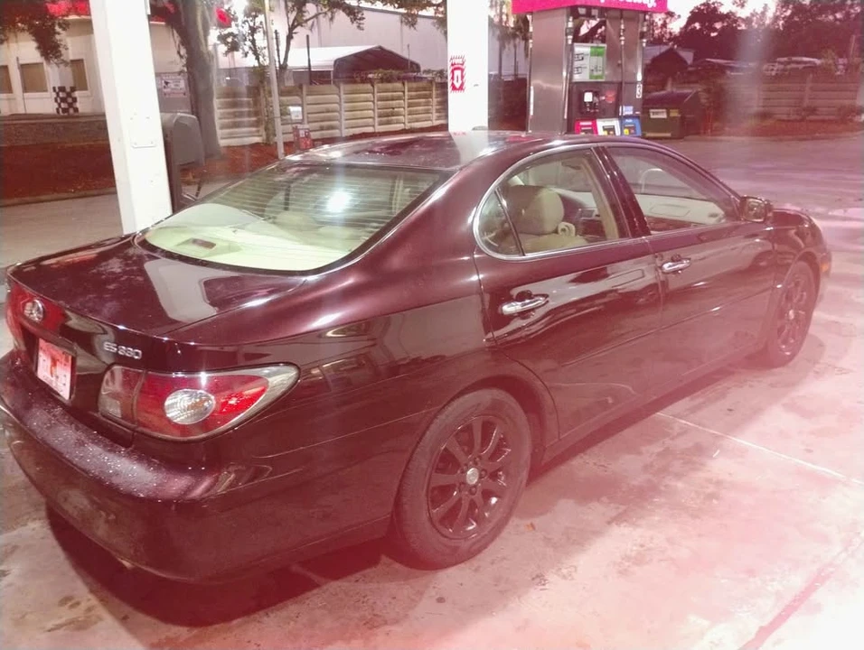 2005 Lexus ES 4th Gen - Image 3 of 10