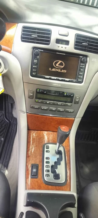 2005 Lexus ES 4th Gen - Image 11 of 18