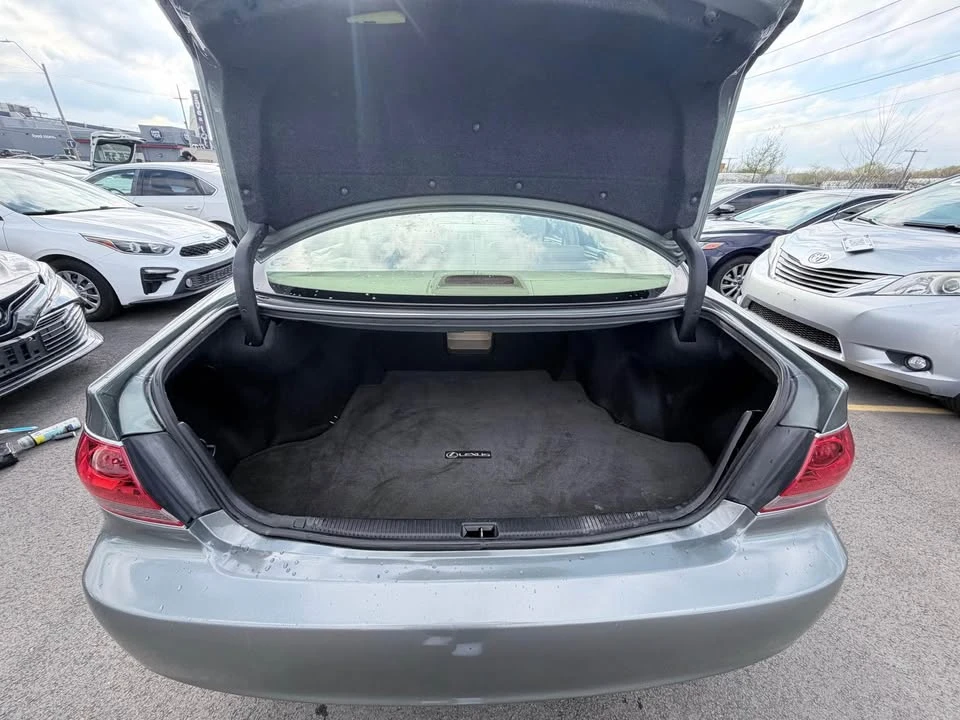2005 Lexus ES 4th Gen - Image 10 of 16