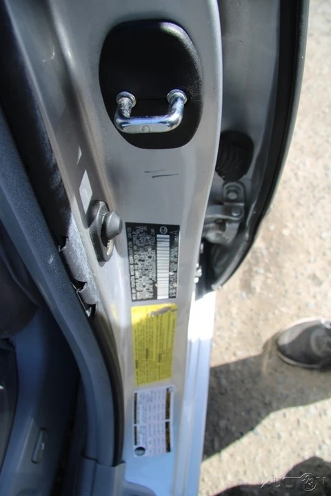 2005 Lexus ES 3rd Gen - Image 13 of 21