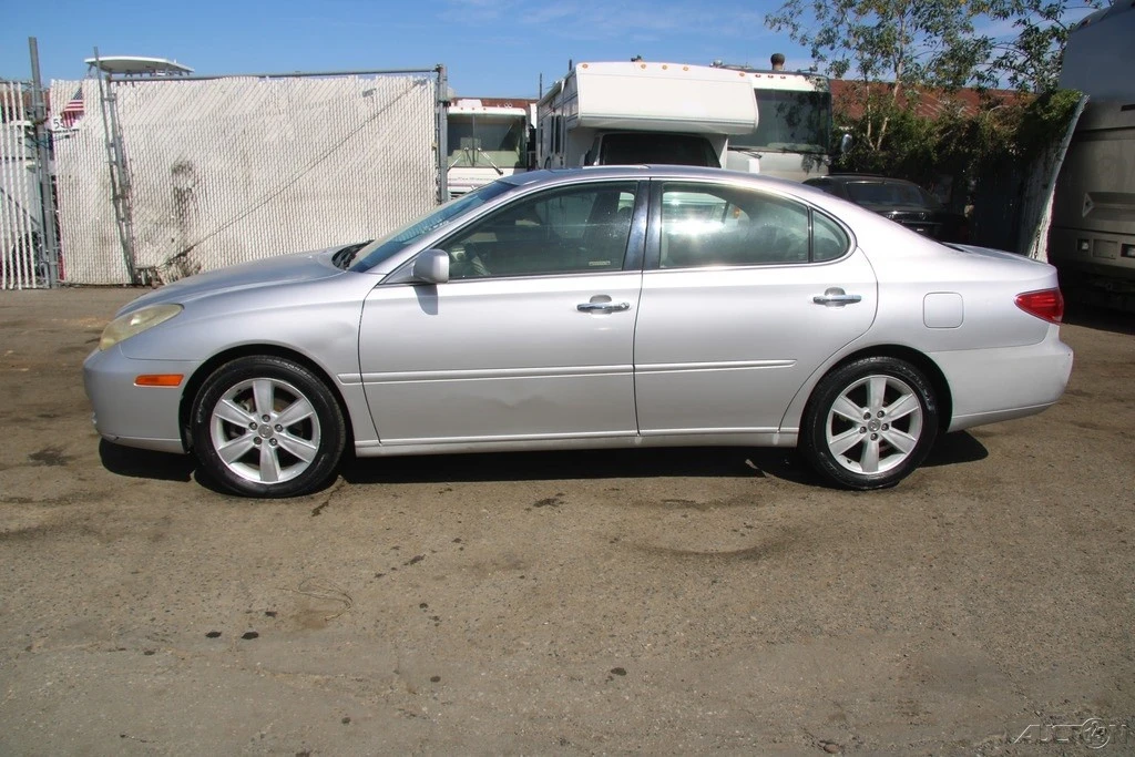 2005 Lexus ES 3rd Gen - Image 3 of 21