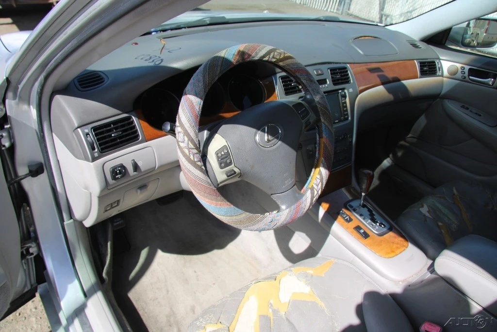 2005 Lexus ES 3rd Gen - Image 16 of 21